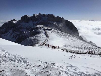 香格里拉石卡雪山攻略