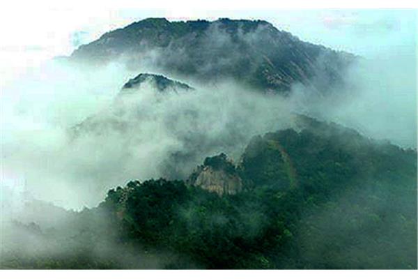 黃岡大別山主峰景區(qū)攻略